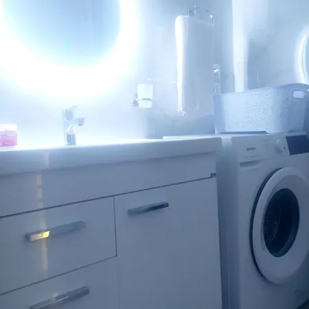 Xhulial 2 Σαράντα