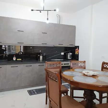 Διαμέρισμα Xhulial 2