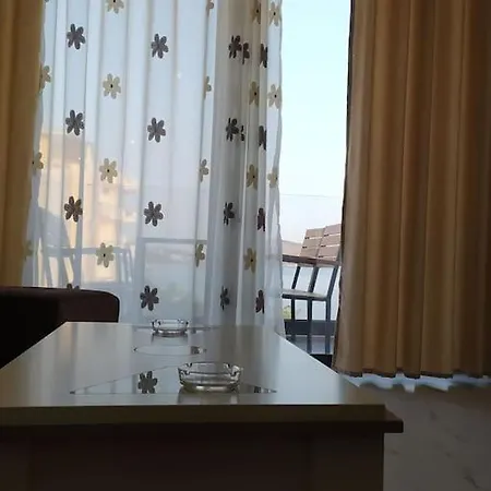 Διαμέρισμα Xhulial 2