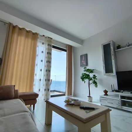 Appartement Xhulial 2 *